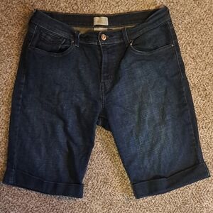 Levi's 515 Bermuda Jeans Shorts With Cuffs & Accent Back Pockets Women's Size 10
